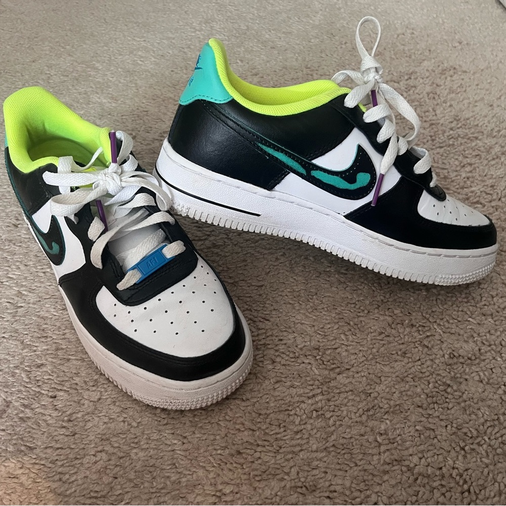 Nike Air Force style low tops - Youth 4.5 - Women’s 6